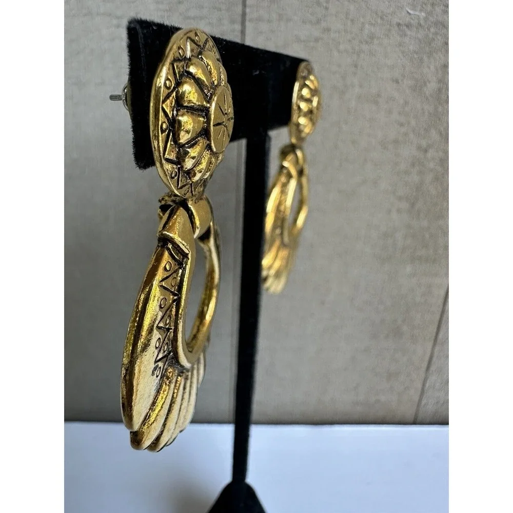 Vintage CAROL DAUPLAISE Goldtone Door‎ Knocker Earrings